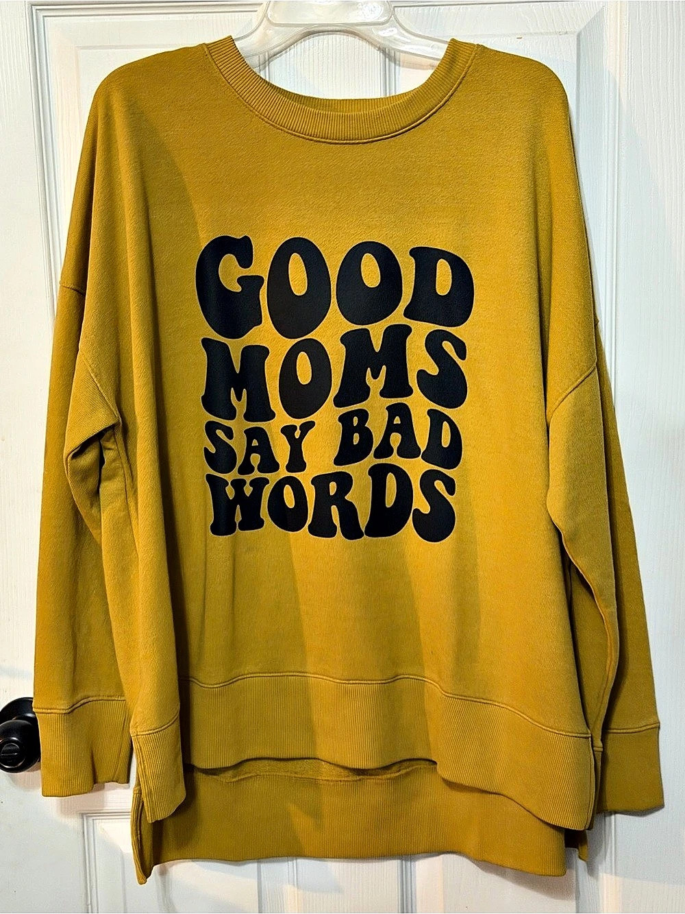 Time and Tru Graphic Sweatshirt in Yellow Size XXL (20) Like New